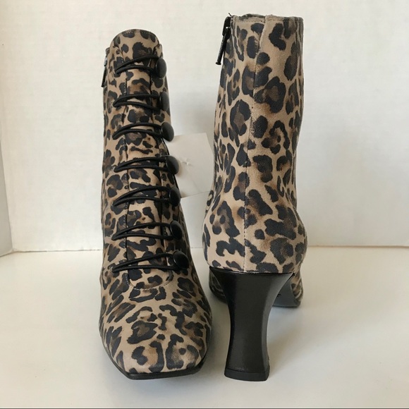 Alberto Zago Leopard Print Suede Ankle Boots. - Picture 4 of 7